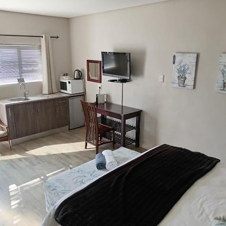 Urban Manor Bed & Breakfast Port Elizabeth Bagian luar foto