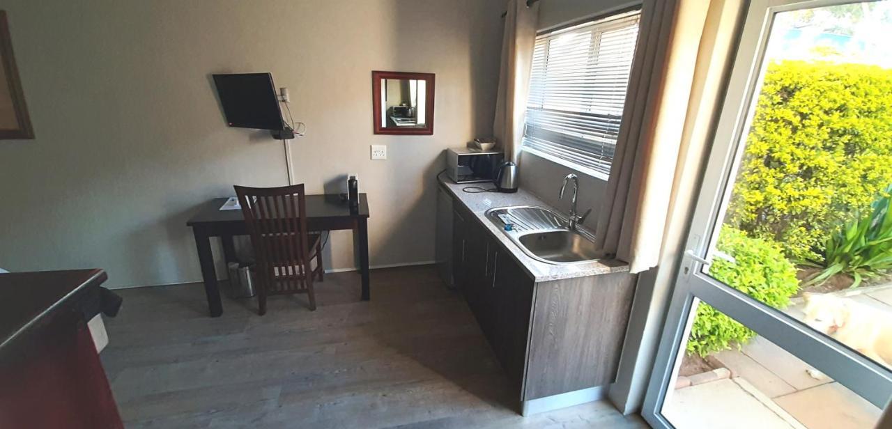 Urban Manor Bed & Breakfast Port Elizabeth Bagian luar foto