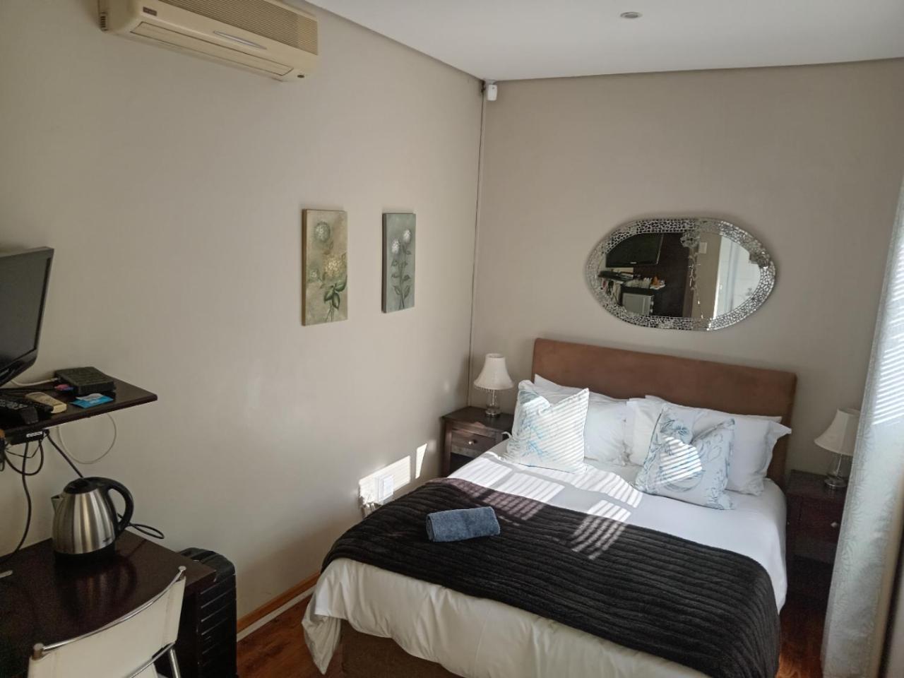 Urban Manor Bed & Breakfast Port Elizabeth Bagian luar foto